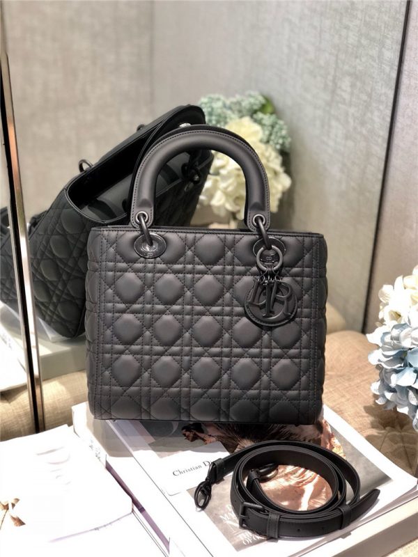 lady dior medium black