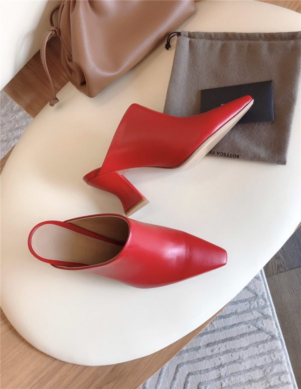 Bottega Veneta block heel sandals red - Image 4