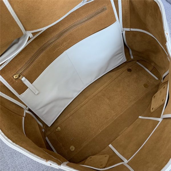 bottega veneta arco slouch bag white - Image 6