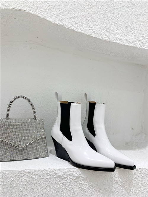 bottega veneta pointed boots