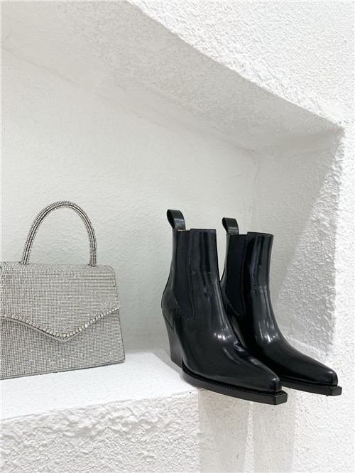 bottega veneta pointed boots