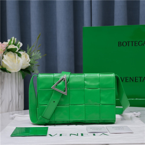 bottega veneta bv cassette bag
