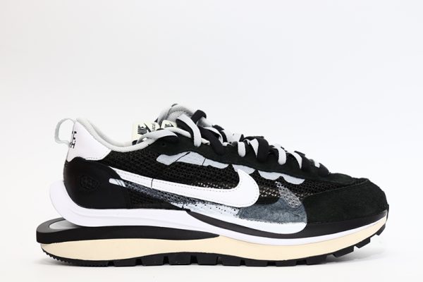 VAPORWAFFLE SACAI BLACK WHITE REPLICA
