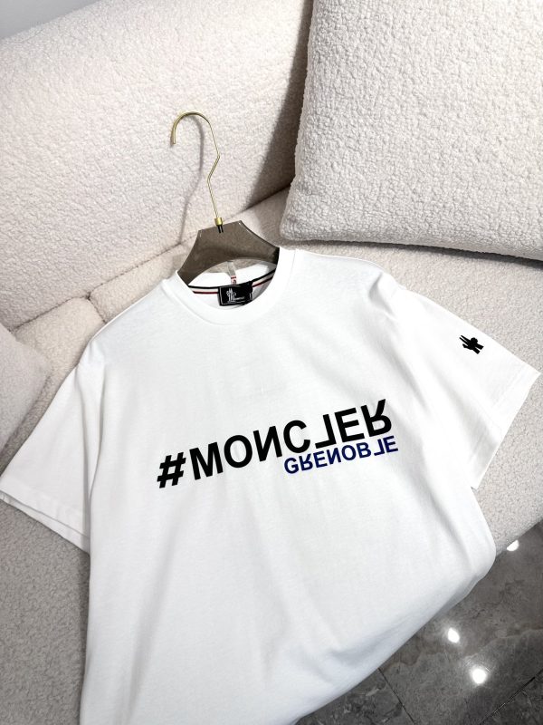 Moncler Mengkou Men and women with the same style couples spring and summer latest counters with the same style, trendy brand logo casual short-sleeved T-shirt - Image 3