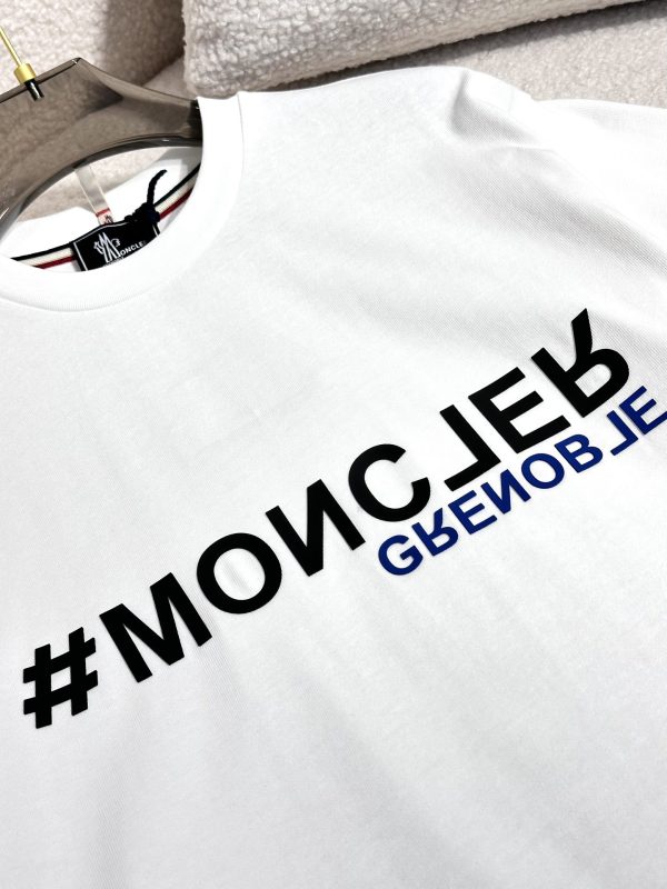 Moncler Mengkou Men and women with the same style couples spring and summer latest counters with the same style, trendy brand logo casual short-sleeved T-shirt - Image 6