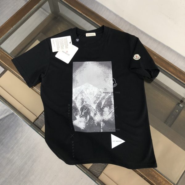 MONCLER [Mongolian mouth] 23 spring and summer latest short-sleeved round neck T-shirt