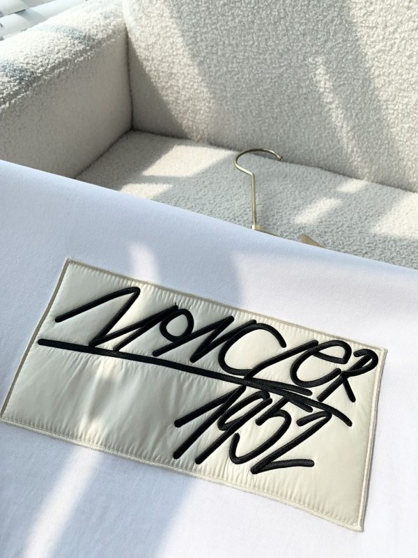 Moncler Mengjia 2023 spring and summer men and women same style ? couple models latest trade order short-sleeved T-shirt - Image 7