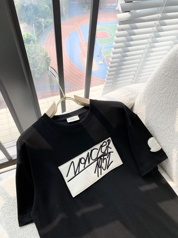 Moncler Mengjia 2023 spring and summer men's and women's same style ? lovers' latest trade order short-sleeved T-shirt, full product - Image 6