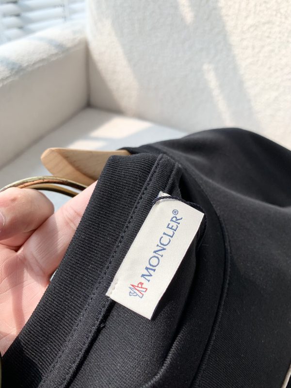 Moncler Mengjia 2023 spring and summer men's and women's same style ? lovers' latest trade order short-sleeved T-shirt, full product - Image 7