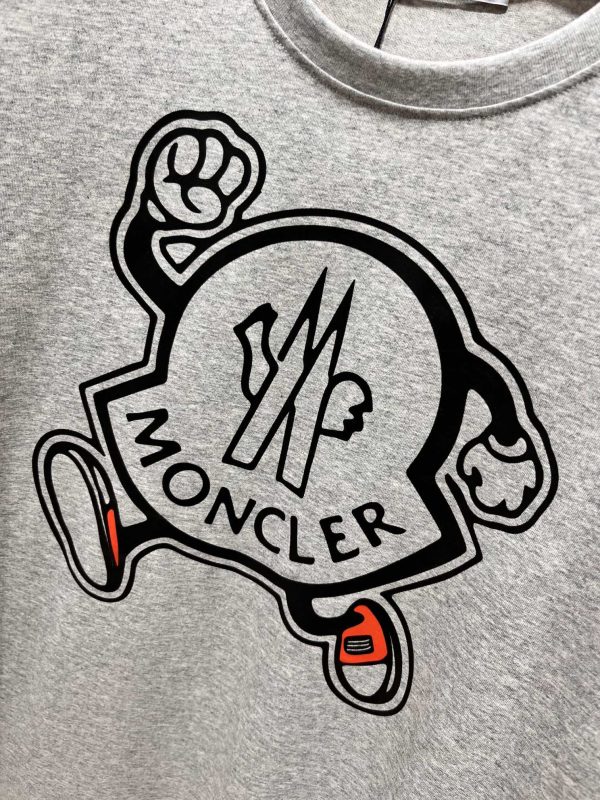 Moncler Mengkou 2022 spring and summer new original single men's round neck short-sleeved T-shirt is sold at the counter simultaneously, high-end customization, simple fashion and versatile - Image 7