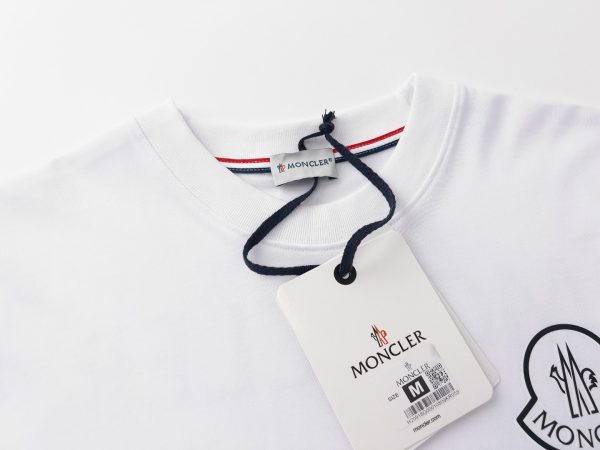 MONCLER~Mongolia new season digital printing short-sleeved T-shirt - Image 3