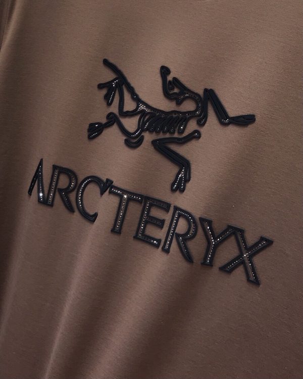 Arcteryx) Archeopteryx 23ss spring and summer short-sleeved round-neck T-shirt, high-definition jade silk fabric - Image 6
