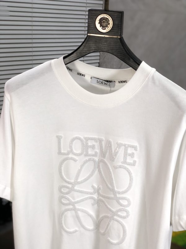 Loewe?s new short-sleeved T-shirt, sequin embellishment embroidery advanced pattern design, handsome and fashionable - Image 4