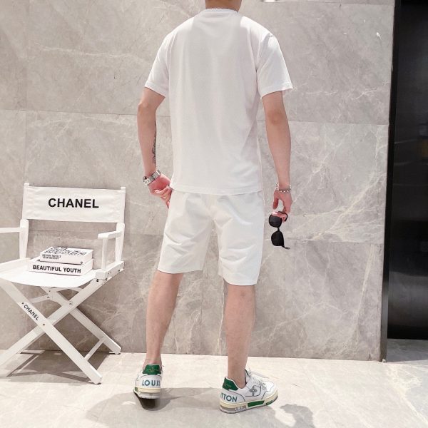 LOEWE ] 2023 new men's short-sleeved shorts suit! Simultaneous sales on the official website! High-end version on the market! Delicate and soft to the touch! Let you wear more comfortable - Image 6