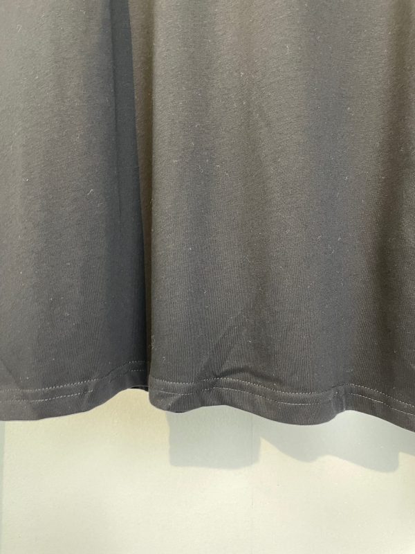 LOEWE's exclusive custom weaving and dyeing pure cotton material has a superb texture High-quality embossed printing embossing process on the front chest - Image 19
