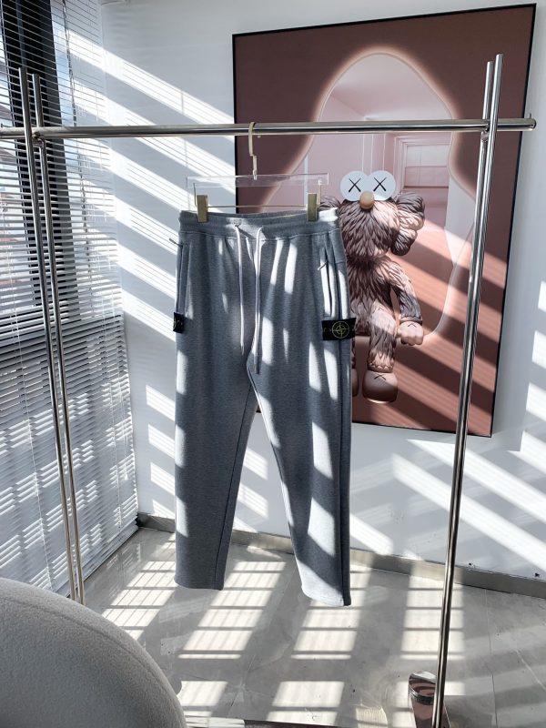StoneIsland Stone Island ⚠️ plus fleece! 2022 autumn and winter new casual pants, the latest design elements of the brand! Neither monotonous nor complicated, just right to show the taste