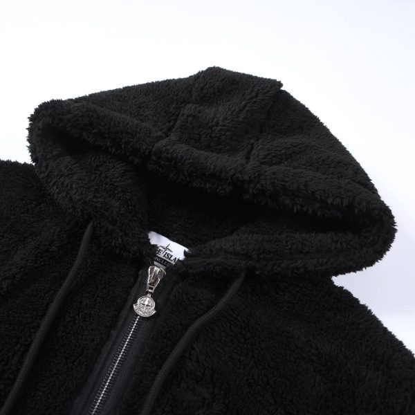Moncler and Stone Island will unite under the concept of "beyond fashion, beyond luxury" (beyond fashion, beyond luxury) - Image 4