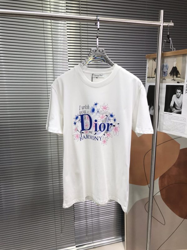 Dior2023 spring and summer men and women of the same style ?round neck short-sleeved T-shirt, Italian original order channel, very personalized and high-end style, logo pattern embossed craft design! Couple style cotton short-sleeved T-shirt