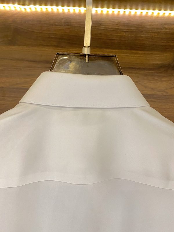 DIOR 2023 early spring new product counter casual long-sleeved shirt! Perfectly embroidered logo text, seamless tailoring Imported 80-count ultra-high-count mulberry silk cotton, soft and comfortable to the touch - Image 9