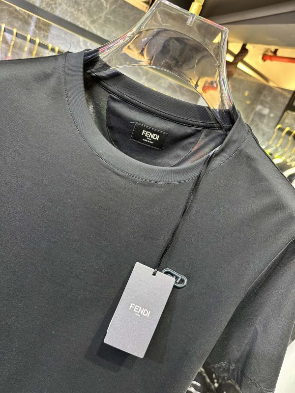 Fendi23ss counter with the same round neck short-sleeved T-shirt custom fabric The fabric is made of original elastic suede skin-friendly fabric - Image 5