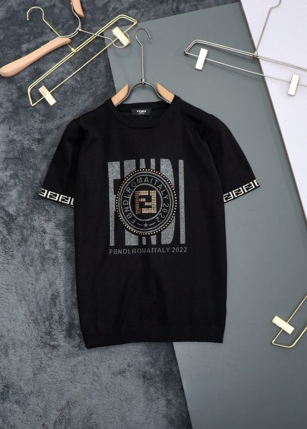 Fendi, 22s spring and summer new knitted Logo short-sleeved T-shirt! Unisex, this T-shirt combines a classic silhouette with refined knit details - Image 9