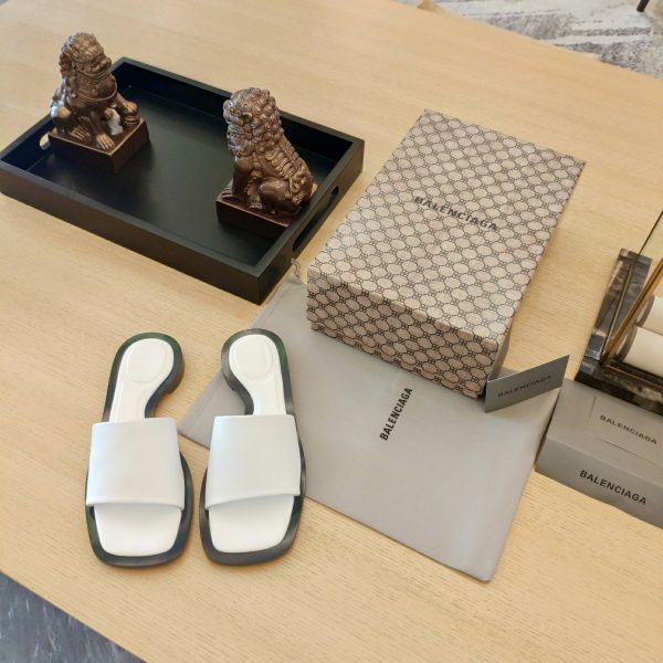 Balenciaga2023 (2023 official latest printed B-pattern magnet folding box packaging) Multi-color spring and summer beauty ? (Top version, exclusive release.) Balenciaga? brand "moon-shaped hollow inside", net red big head drag. ?The much-anticipated casual model? - Image 10