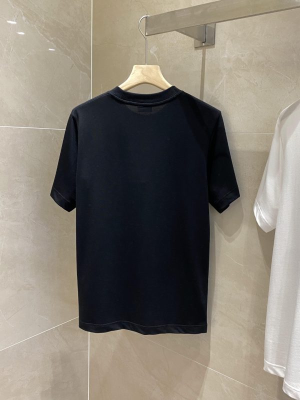 2023 summer new YSL classic embroidered logo short-sleeved T-shirt with new fashion charm, outstanding simple style, trendy and fashionable to show vitality. - Image 4