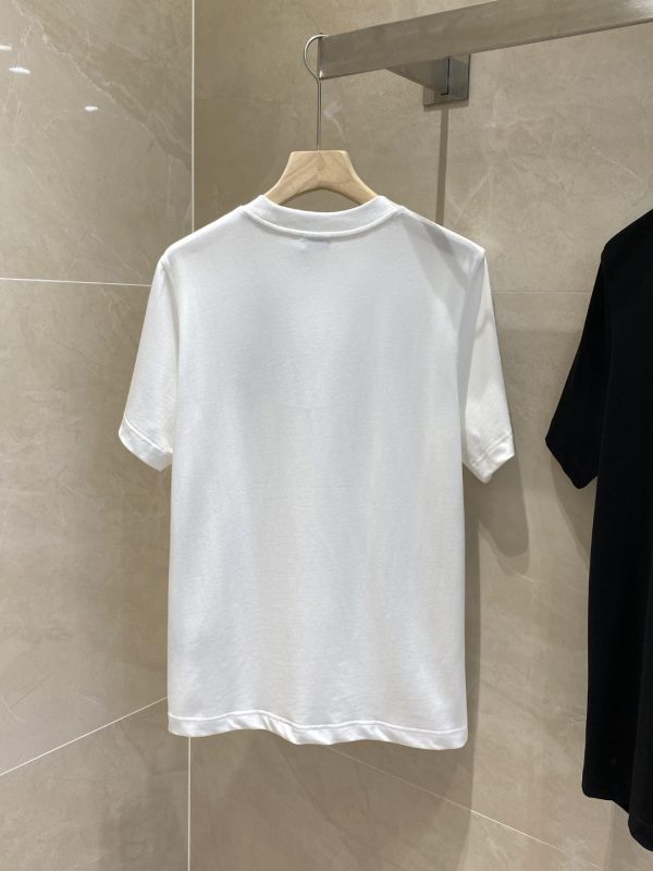 2023 summer new YSL classic embroidered logo short-sleeved T-shirt with new fashion charm, outstanding simple style, trendy and fashionable to show vitality. - Image 6