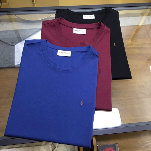 《Ysl..》?2023 spring and summer new round neck short-sleeved T-shirt. The three standards are complete, the details are perfect, and the imported high-count mercerized fabric is very soft.