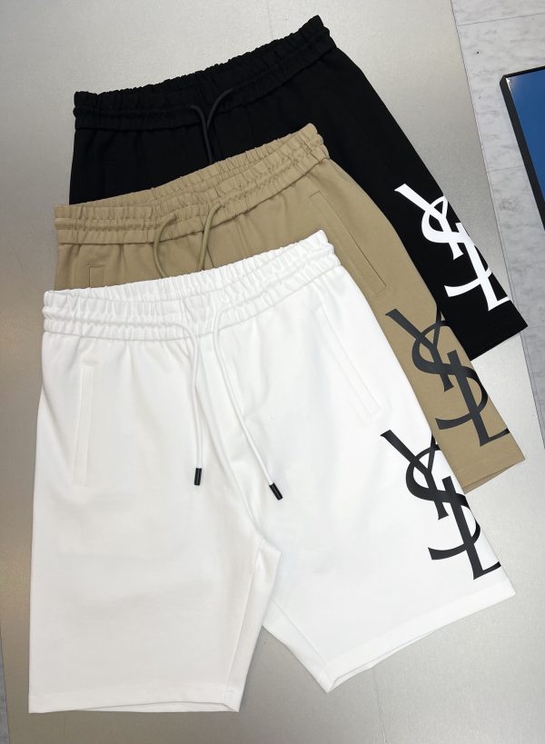 YSL original single shorts recommendation ~ 23S five-point casual shorts. Same style for men and women! Sideways YSL brand printing has a strong visual impact and a strong sense of fashion