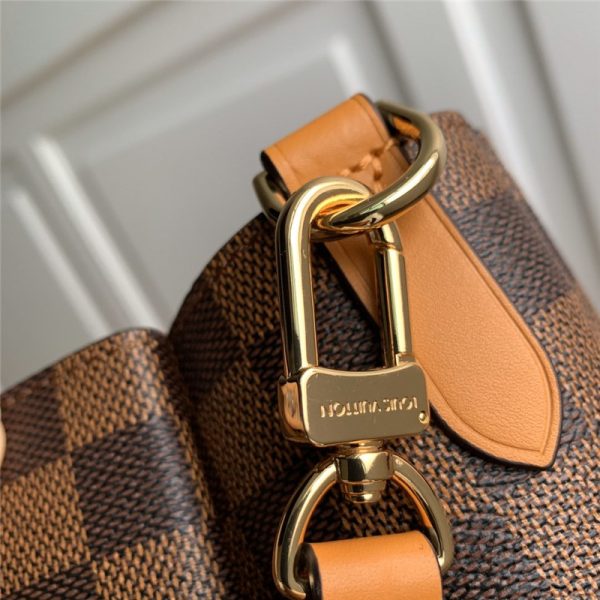 Louis Vuitton Belmont Bag - Image 5