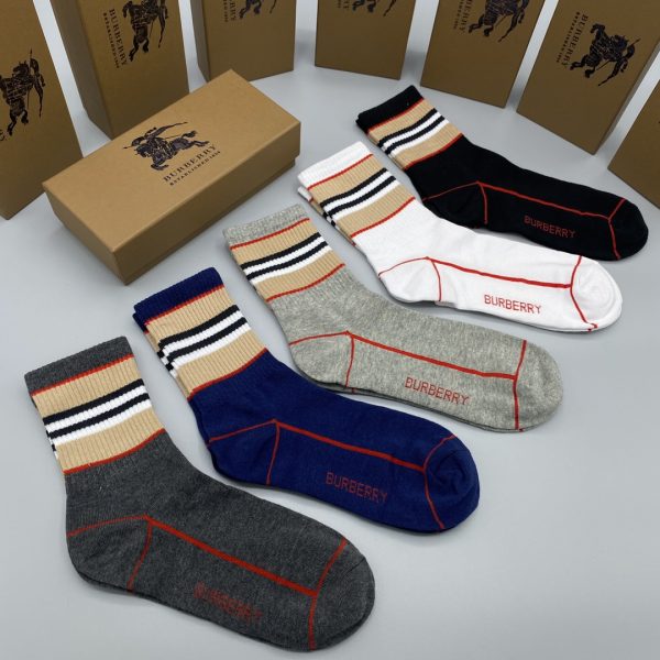 Burberry Socks/Box