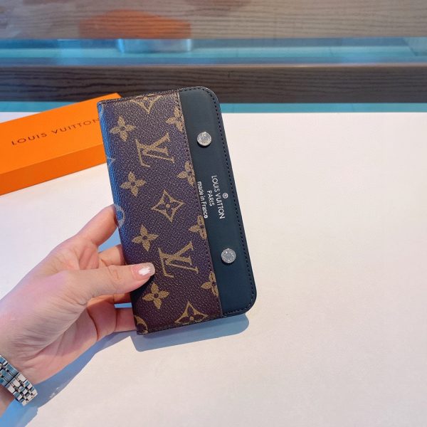 Louis Vuitton presbyopic color block leather case mobile phone case/mobile phone case card holder