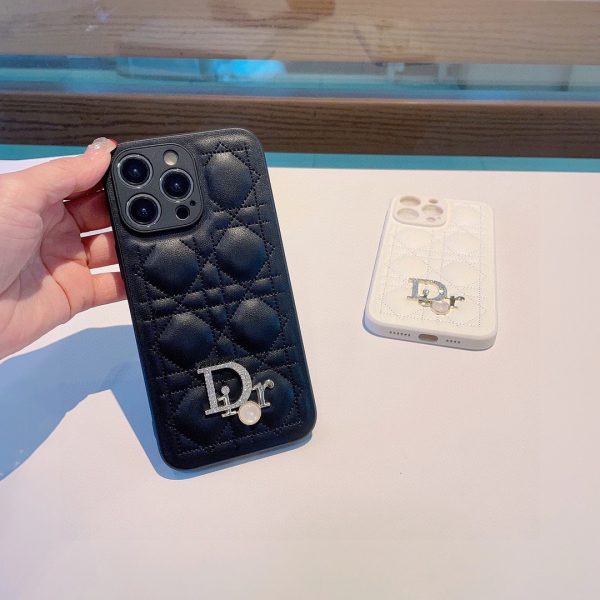 Dior Princess Diana diamond all-inclusive mobile phone case feels comfortable in hand black