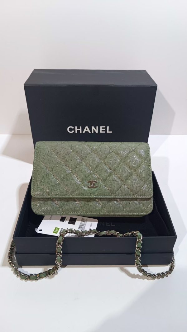 Chanel wallet model 0250 ball grain cowhide D