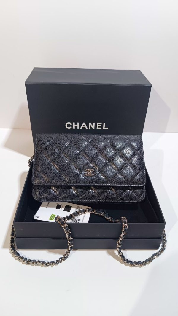 Chanel wallet model 0250 ball grain cowhide E