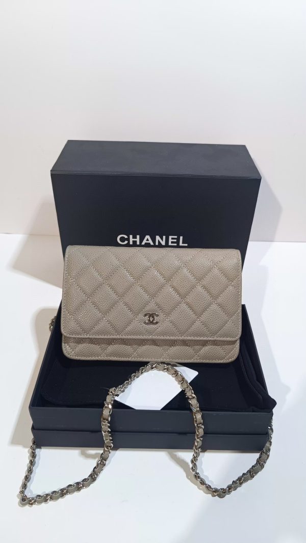 Chanel wallet model 0250 ball grain cowhide F