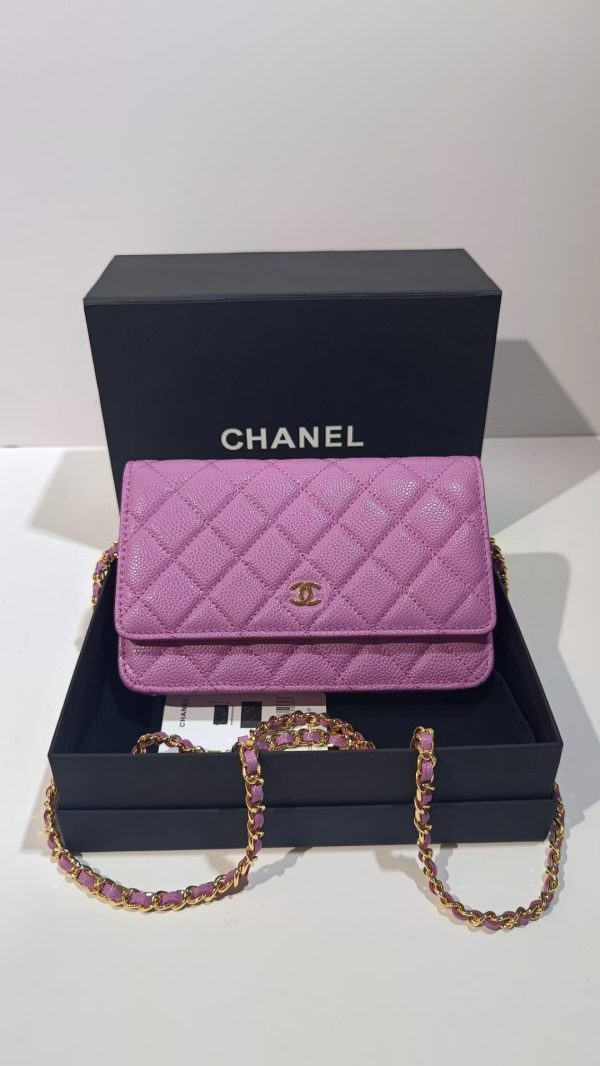 Chanel wallet model 0250 ball grain cowhide H