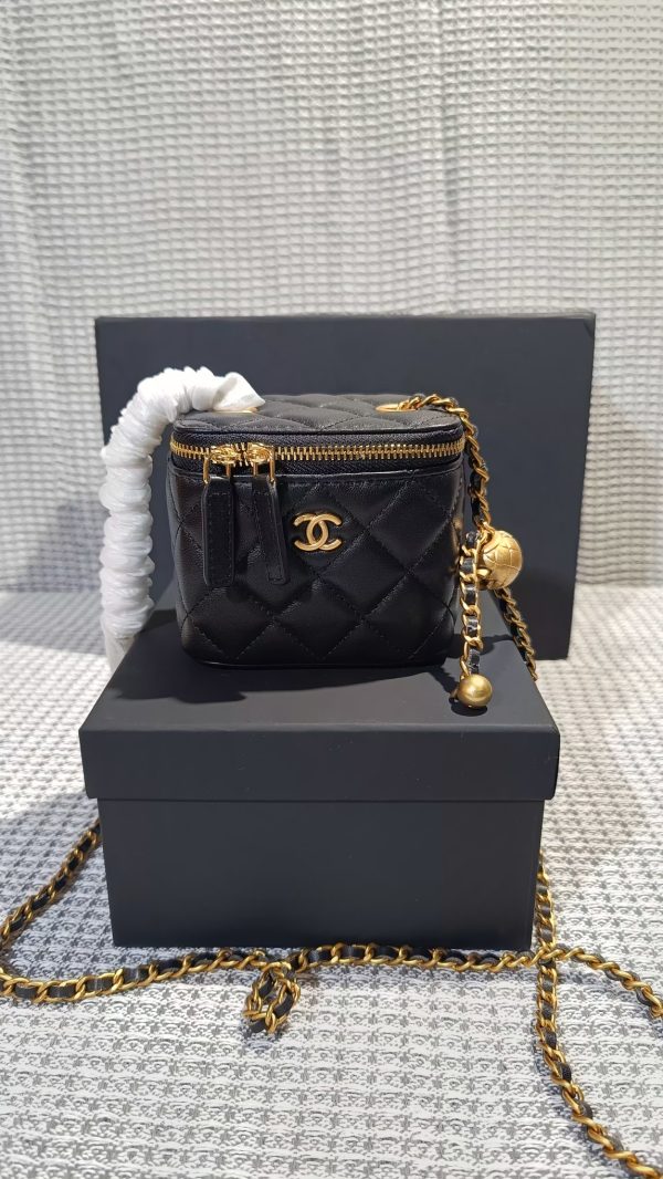 Chanel wallet model 2158 woc Wallet on chain with small gold ball chain