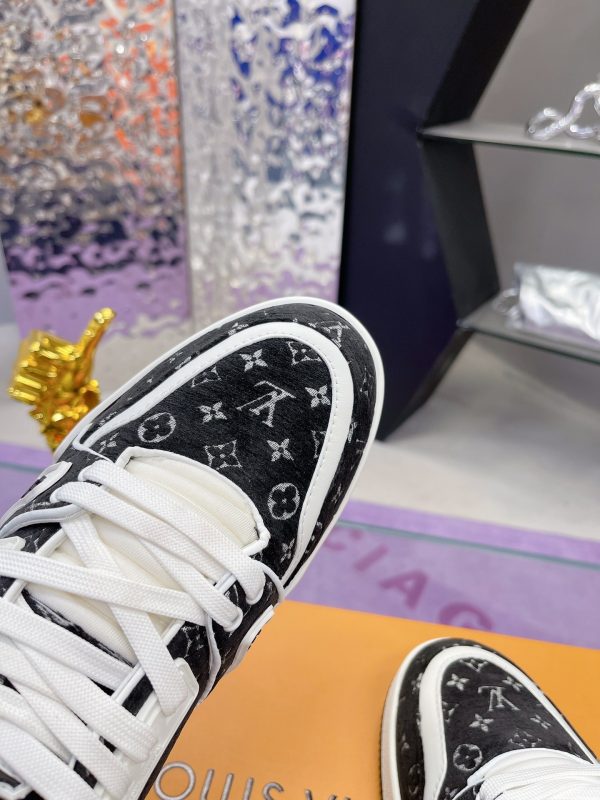 Louis Vuitton Trainer Maxi Sneakers Series LV cloth embossed technology model B - Image 8