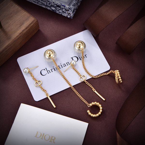 Dior New Alphabet CD Earrings Metallic Reverse Edition Alphabet Trendy Style - Image 4