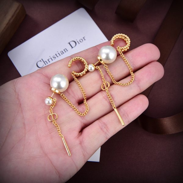 Dior New Alphabet CD Earrings Metallic Reverse Edition Alphabet Trendy Style - Image 5