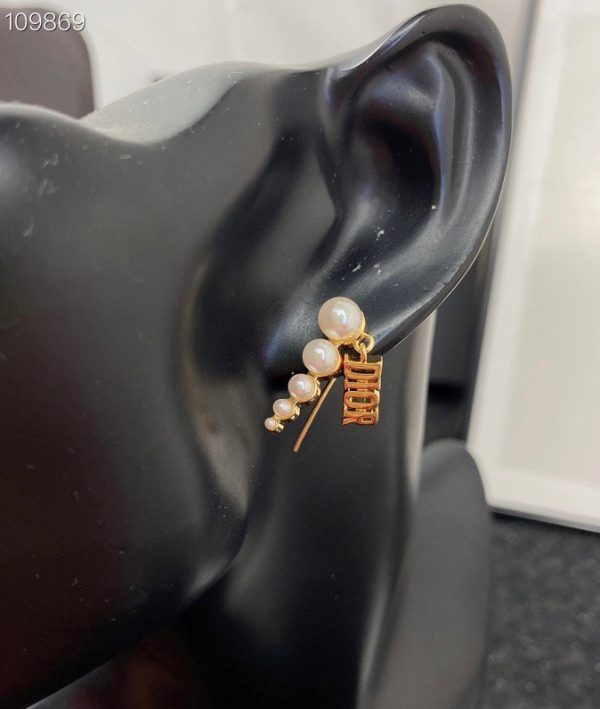Dior's coded E1513 0847820 stud earrings are on sale - Image 6