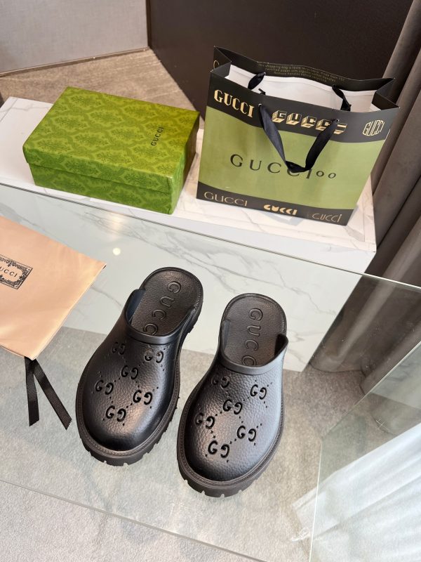 Gucci GG Slides perforated carved shoes black B