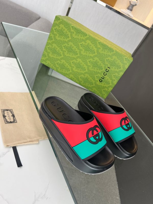Gucci’s latest spring summer sandal flat-soled slippers collection A