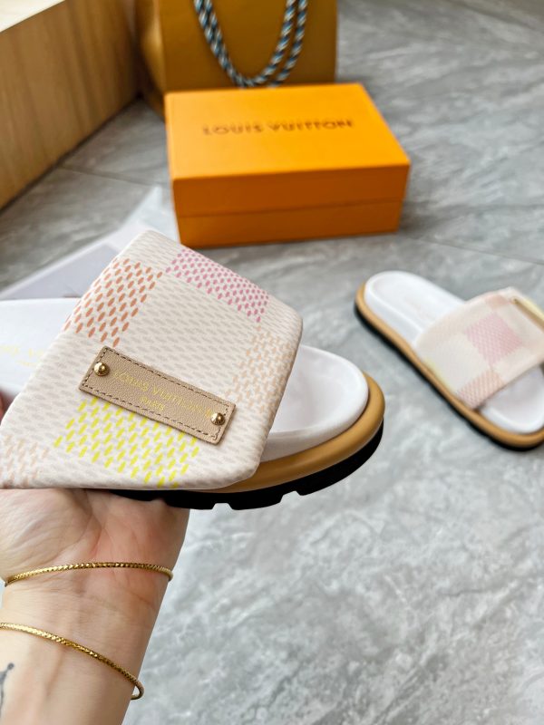 2024 Hit Embossed Logo Embossed Sandals This Pool Pillow Comfort Flat Slipper pink - Image 9