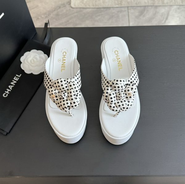 Chanel small fragrance in the ancient text tag double gram flower platform heeled slippers D