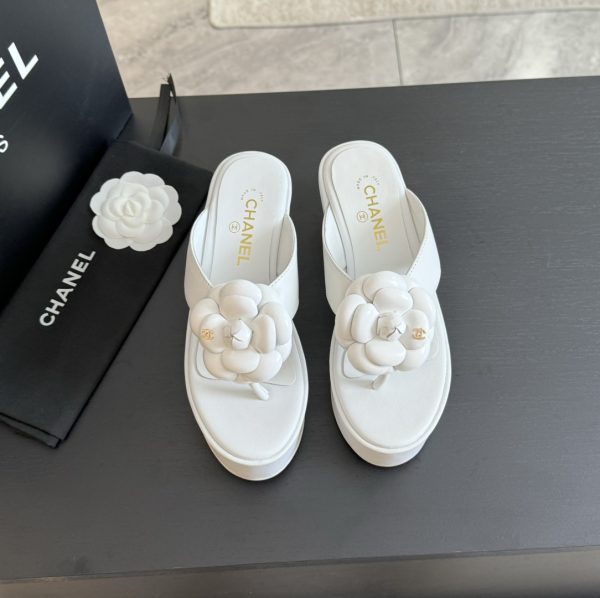 Chanel small fragrance in the ancient text tag double gram flower platform heeled slippers E