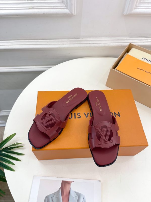 Louis Vuitton Spring Summer 2024 New Retro and Trendy Slippers B