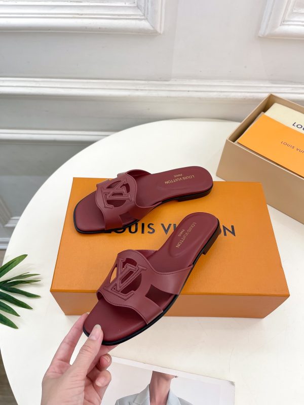 Louis Vuitton Spring Summer 2024 New Retro and Trendy Slippers B - Image 3